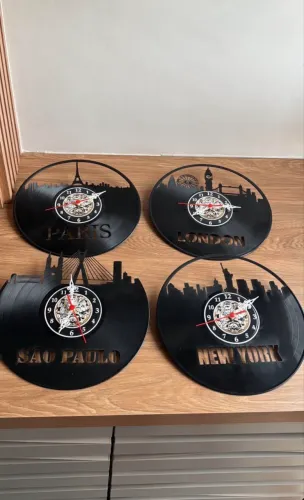 Kit 4 Relógios de Parede em Disco de Vinil (São Paulo, Nova York, Paris e Londres)