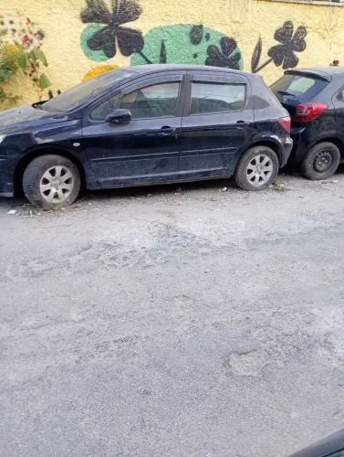 Vende se peças de pegeot 307 ano 2009 ou o carro inteiro pra desmanchar 
