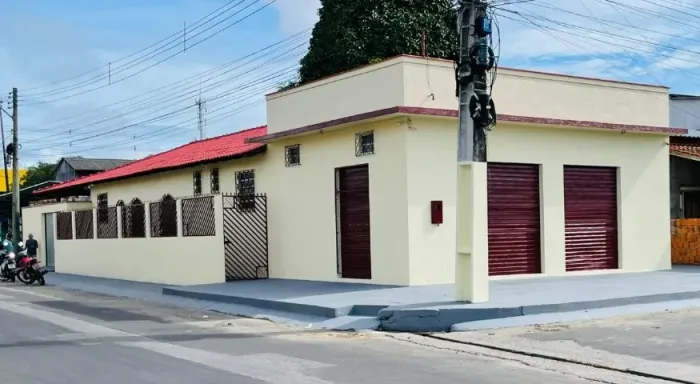 Casa em Parintins, 3 quartos, bairro Itúna 2