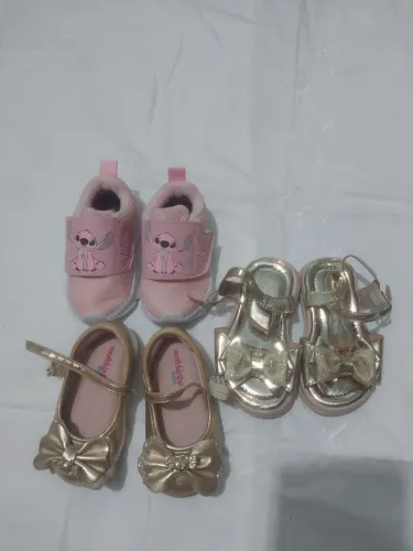 Sapatos de 10 à 25 reais 
