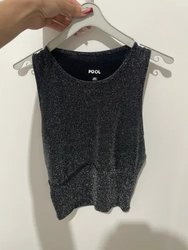 Cropped preto brilhoso