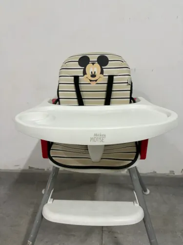 Cadeira de Alimentação Infantil - Mickey Mouse (Disney) Prática e Segura