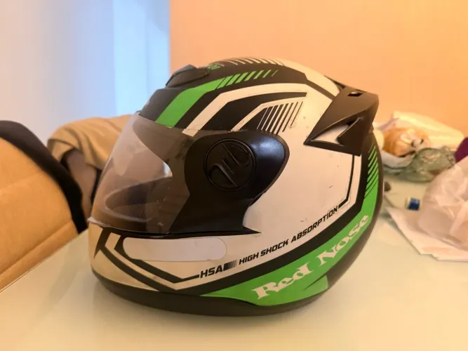 Capacete