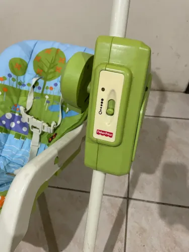 ? CADEIRINHA FISHER-PRICE 4 EM 1 COM VIBRAÇÃO