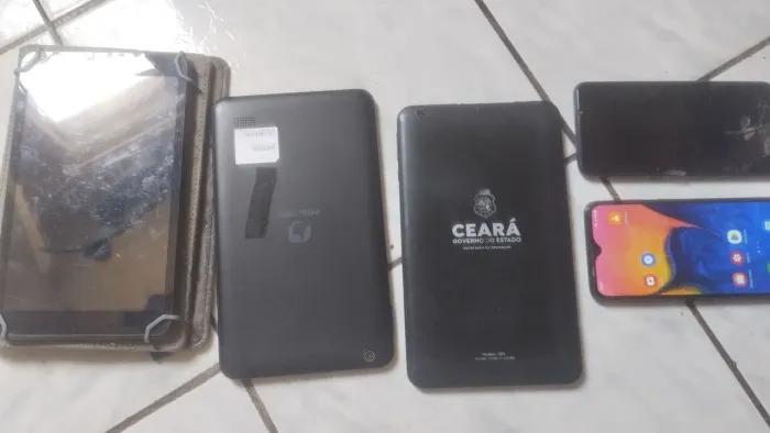 Celular e tablet