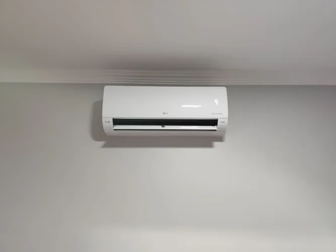INSTALAÇÃO E HIGIENIZAÇÃO DE AR CONDICIONADO 