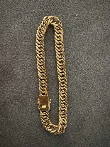 Ouro 750