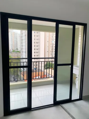 Porta Balcão de Alumínio Preta - 4 Folhas