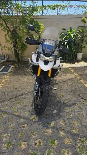Triumph Tiger 900 Rally - Super nova, pouco rodada.