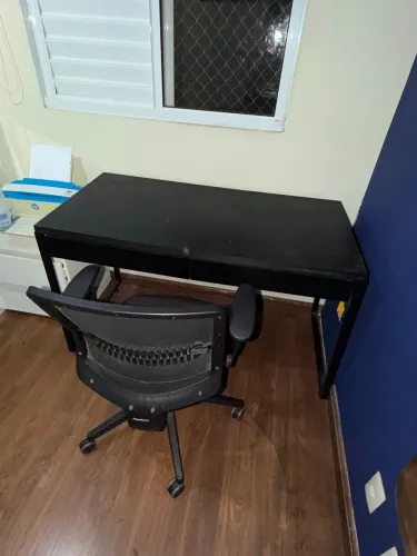 Mesa e cadeira para escritório 