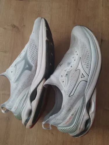 Tênis mizuno Wave mirai 6 número 43