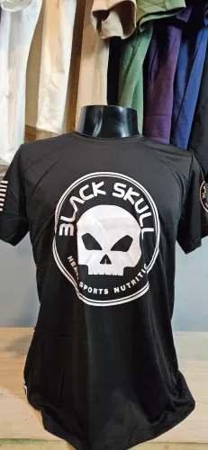 Camisas Dryfit black universal entre outras