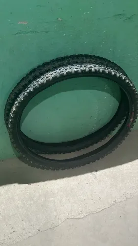 Par de pneus aro 26 kenda kinects pouco usado
