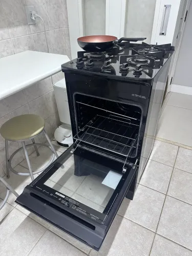Fogão 4 Bocas Electrolux FE4GB Efficient Mesa de Vidro PerfectCook Bivolt Preto