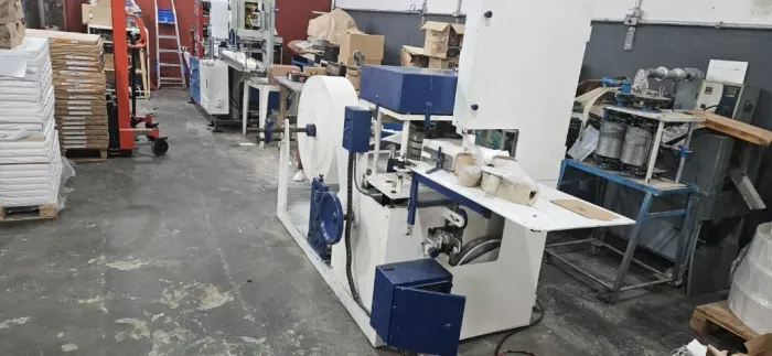 MAQUINA DE FABRICAR GUARDANAPOS PAPEL