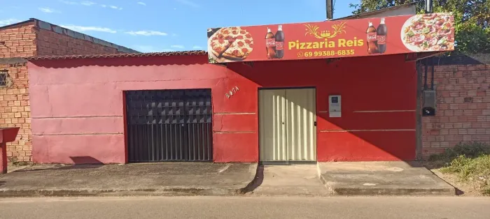 Casa esquina com irmãos Gonçalves da amador dos reis 