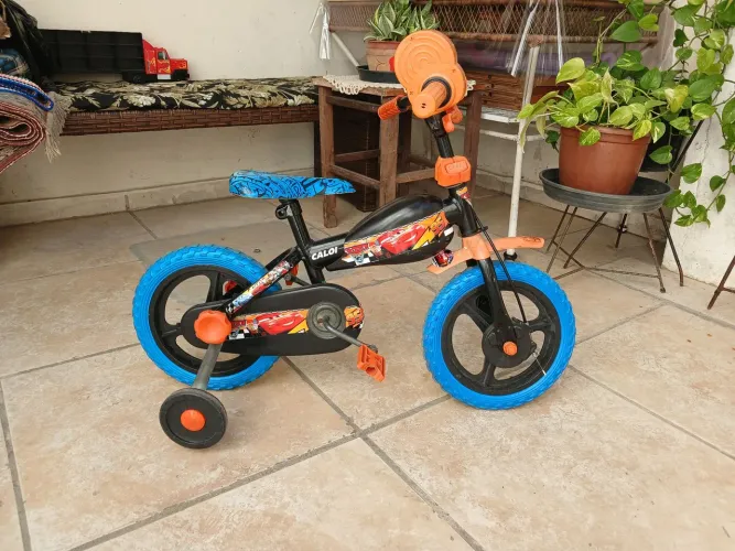 Bicicleta Caloi Hot Wheels