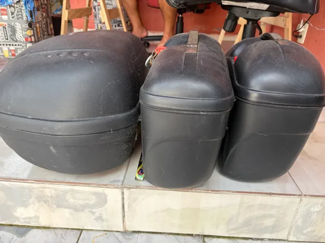 Kit Completo Givi: Baú Central 45L + Malas Laterais 21L - Ótimo Estado