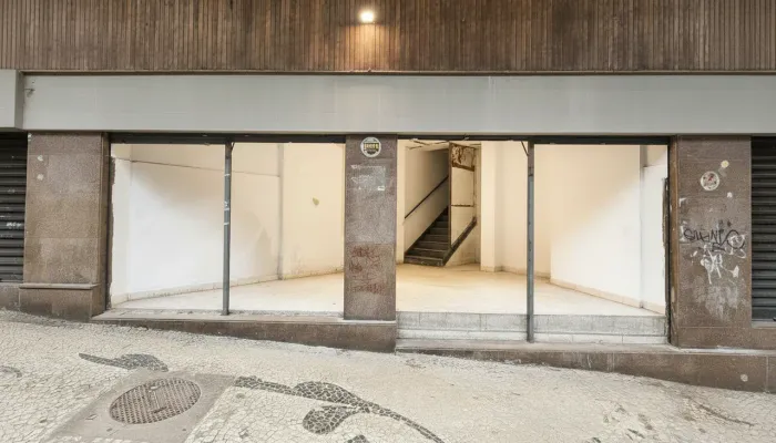 OPORTUNIDADE! Loja Comercial 129m² - Frente para Feira Hippie