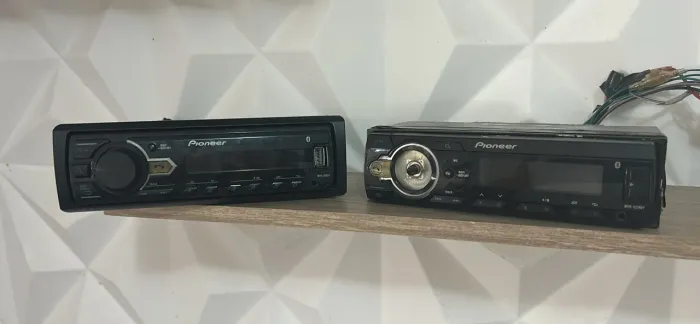 RÁDIO PIONEER COM BLUETOOTH