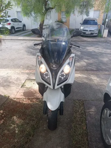 Kymco downtown 300i