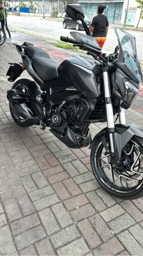 BAJAJ DOMINAR 400 2024 - PRETA | 21.000 KM | MUITO BEM CUIDADA