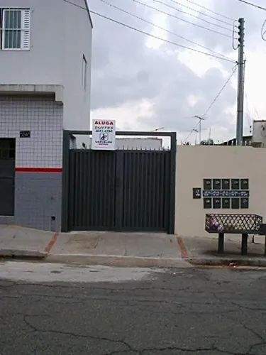 SUÍTE PRÁTICA COM BANHEIRO PRIVATIVO, BOX, PIA DE COZINHA E VAGA PARA MOTO