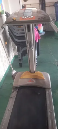 Esteira  ergometrica  com defeito