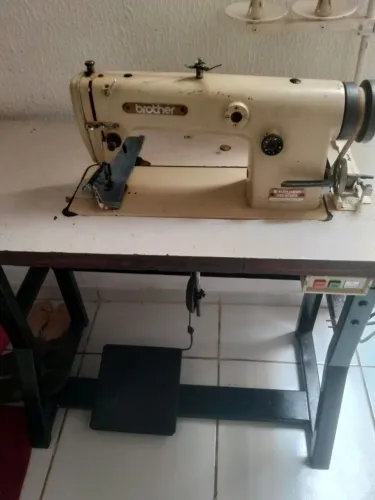 Máquina de custura Reta industrial 