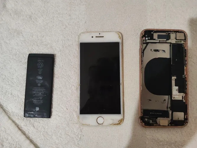 iPhone 8 completo desmontado