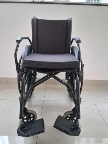 Kit cadeira de rodas e andadores
