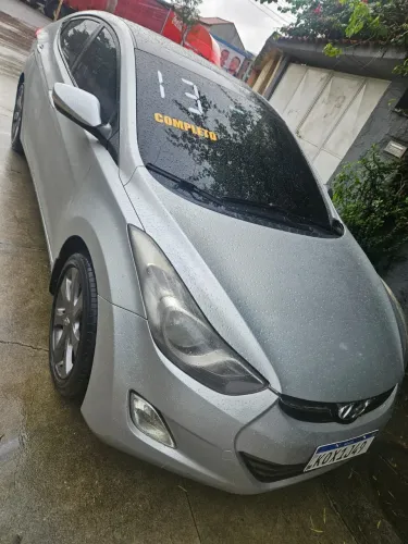 Hyundai Elantra GLS 1.8 16V Aut. 2013