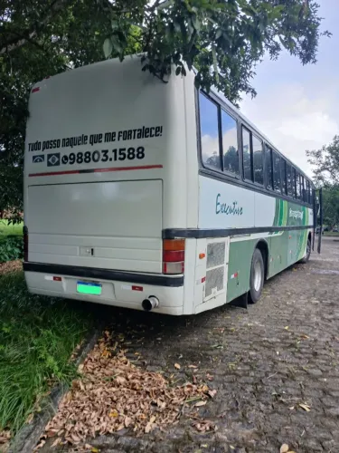  Ônibus Marcoupolo Mercedes bens.