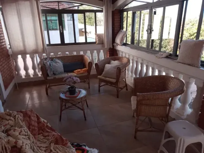 Casa em Aguas de S Pedro com piscina, 4 dorms, excelente oportunidade