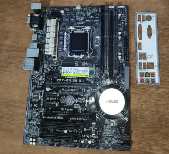 Placa mãe Asus Z97-E/USB 3.1 + SSD M.2 SATA 120GB