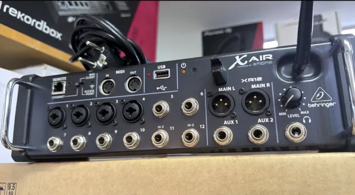 Mesa de som digital xr12 Behringer