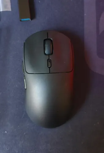 Mouse Kysona M600 V2 - Sem Fio - Preto - Sensor Paw3395 - Peso 55g