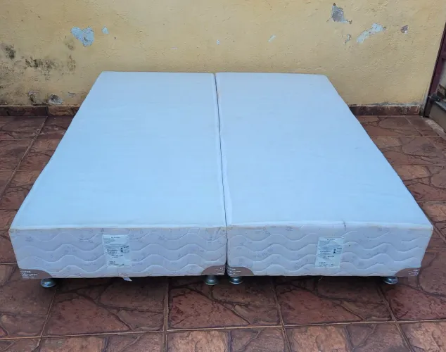 Linda base box de casal tamanho queem