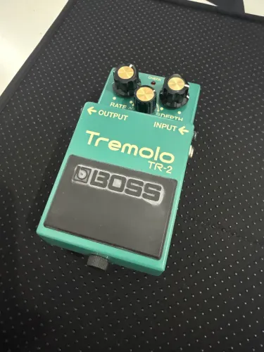 Pedal BOSS TR-2 | PEDAL DE MODULAÇÃO TREMOLO