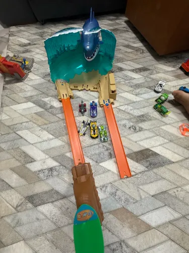 Hot wheels Ataque do Tubarão 