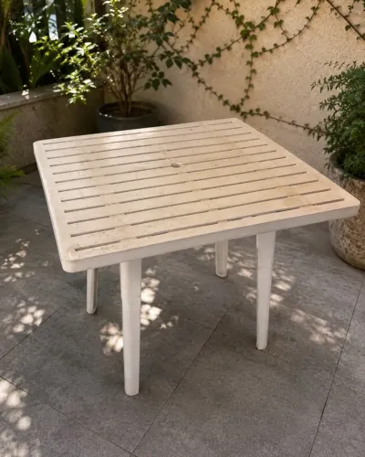 Mesa quadrada plástica branca 90x90 área externa (Vila Andrade)