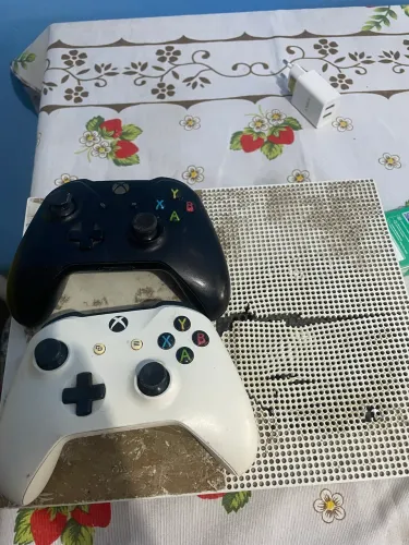 CONSOLE NÃO LIGA , XBOX ONE S 450$