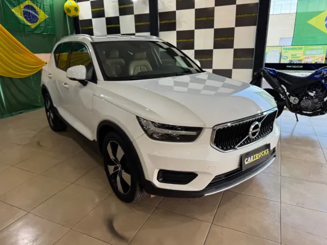 Volvo XC40 T-5 Momentum 2.0 252cv AWD 2018