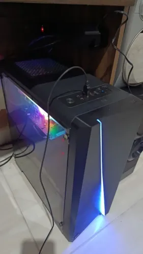 Vendo Pc gamer último para estudar trabalhar jogos roda tudo no ultra muito bom