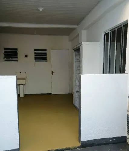 Casa de fundos