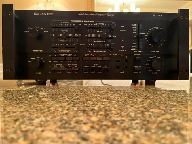 Pré Amplificador Sae 2100 Equalizador = Marantz Sansui Akai