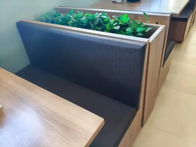 Mesa com sofá