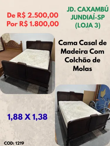 Cama de Madeira com Colchão de Molas