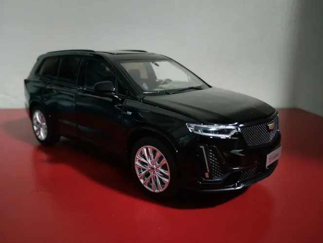 Miniatura Cadillac Xt6