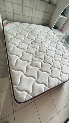 Vendo colchão Castor Queen size grátis pillow top